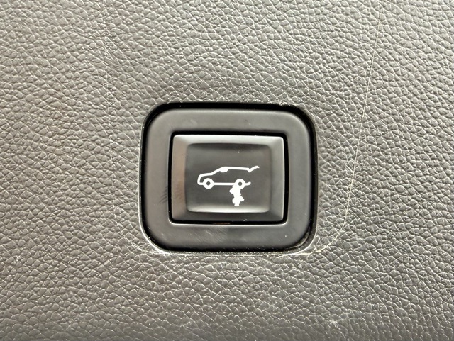 used 2020 Chevrolet Traverse car, priced at $20,339