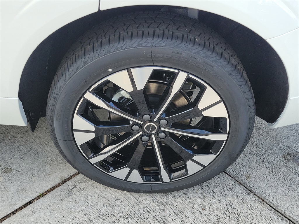 new 2026 Volvo XC60 car, priced at $58,015
