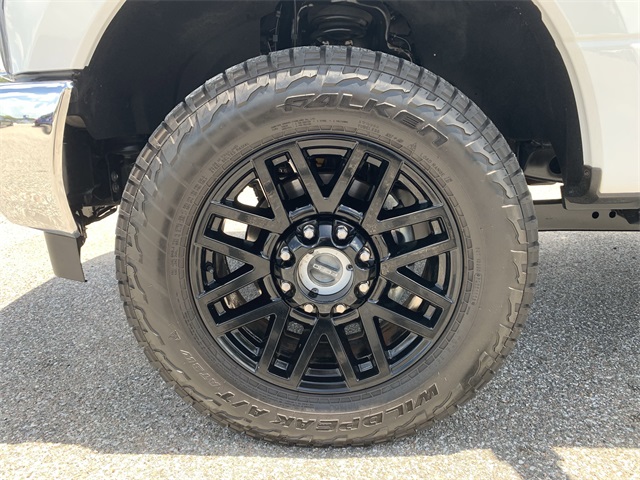 2019 Oxford White Ford Super Duty F-250 SRW Lariat 4X4 Truck