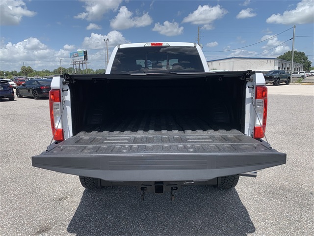 2019 Oxford White Ford Super Duty F-250 SRW Lariat 4X4 Truck