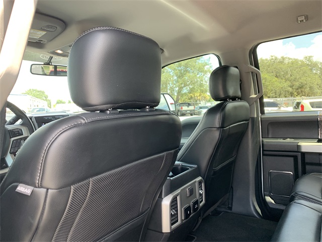 2019 Oxford White Ford Super Duty F-250 SRW Lariat 4X4 Truck