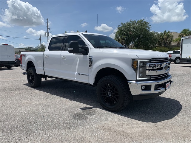 2019 Oxford White Ford Super Duty F-250 SRW Lariat 4X4 Truck