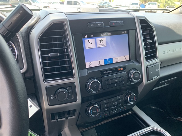 2019 Oxford White Ford Super Duty F-250 SRW Lariat 4X4 Truck