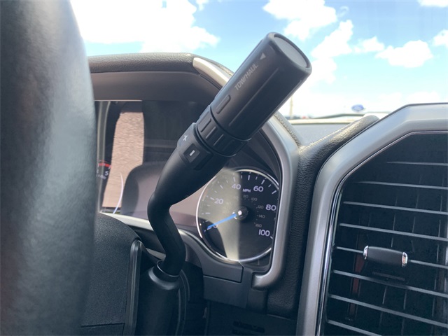 2019 Oxford White Ford Super Duty F-250 SRW Lariat 4X4 Truck