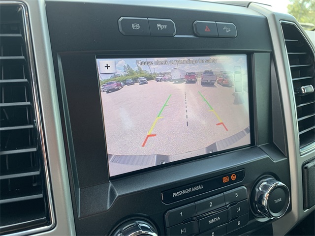 2019 Oxford White Ford Super Duty F-250 SRW Lariat 4X4 Truck