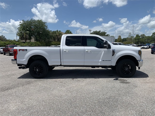 2019 Oxford White Ford Super Duty F-250 SRW Lariat 4X4 Truck
