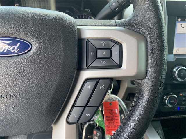 2019 Oxford White Ford Super Duty F-250 SRW Lariat 4X4 Truck