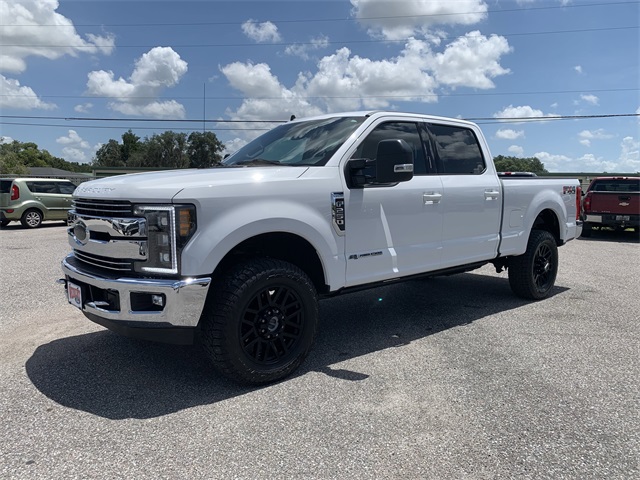 2019 Oxford White Ford Super Duty F-250 SRW Lariat 4X4 Truck