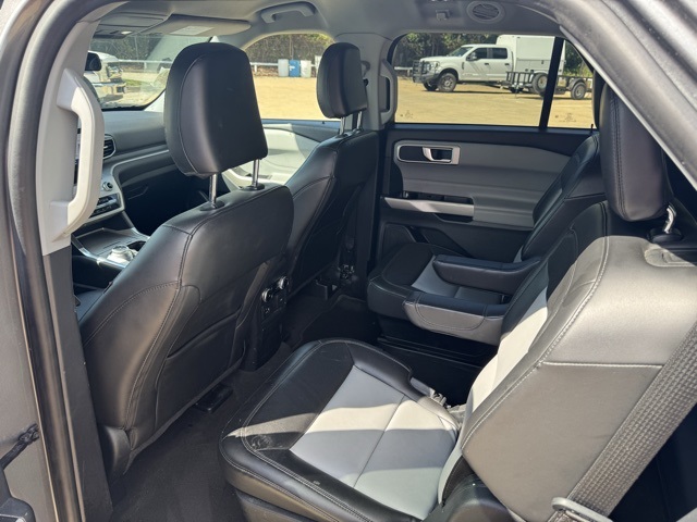 2022 Ford Explorer XLT photo 5