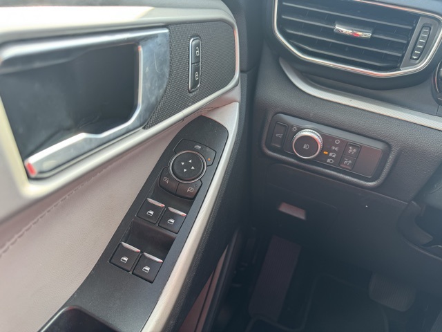 2022 Ford Explorer XLT photo 6