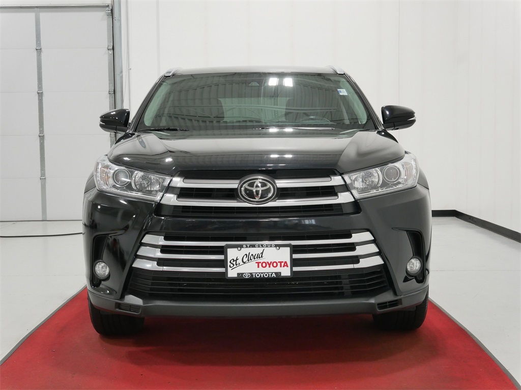 Used 2018 Toyota Highlander Limited with VIN 5TDDZRFH9JS499260 for sale in Waite Park, Minnesota
