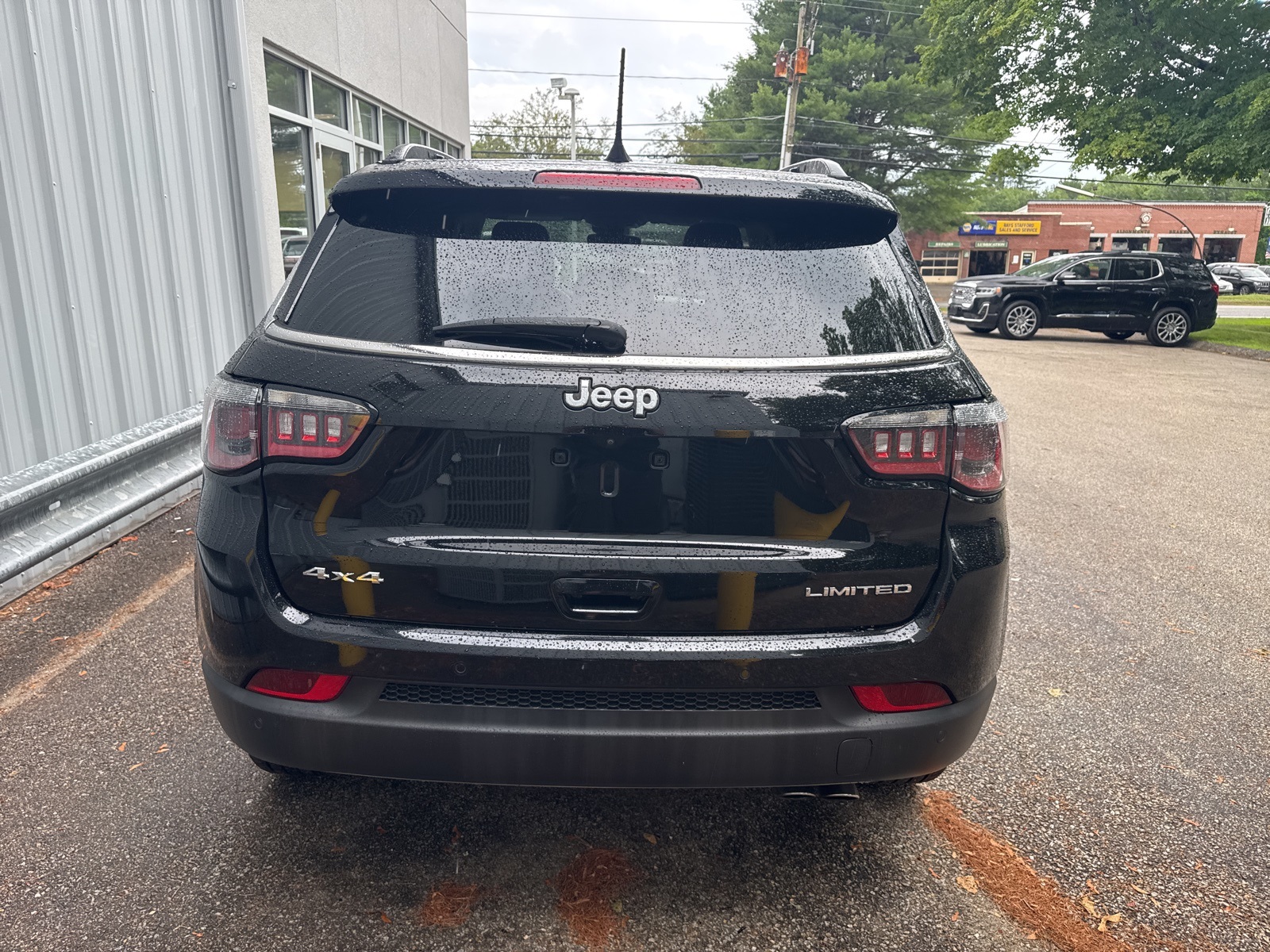 2022 Diamond Black Crystal Pearlcoat Jeep Compass Limited 4X4 SUV