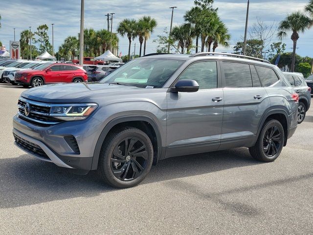 2022 Gray Volkswagen Atlas 3.6L V6 SE w/Technology AWD SUV