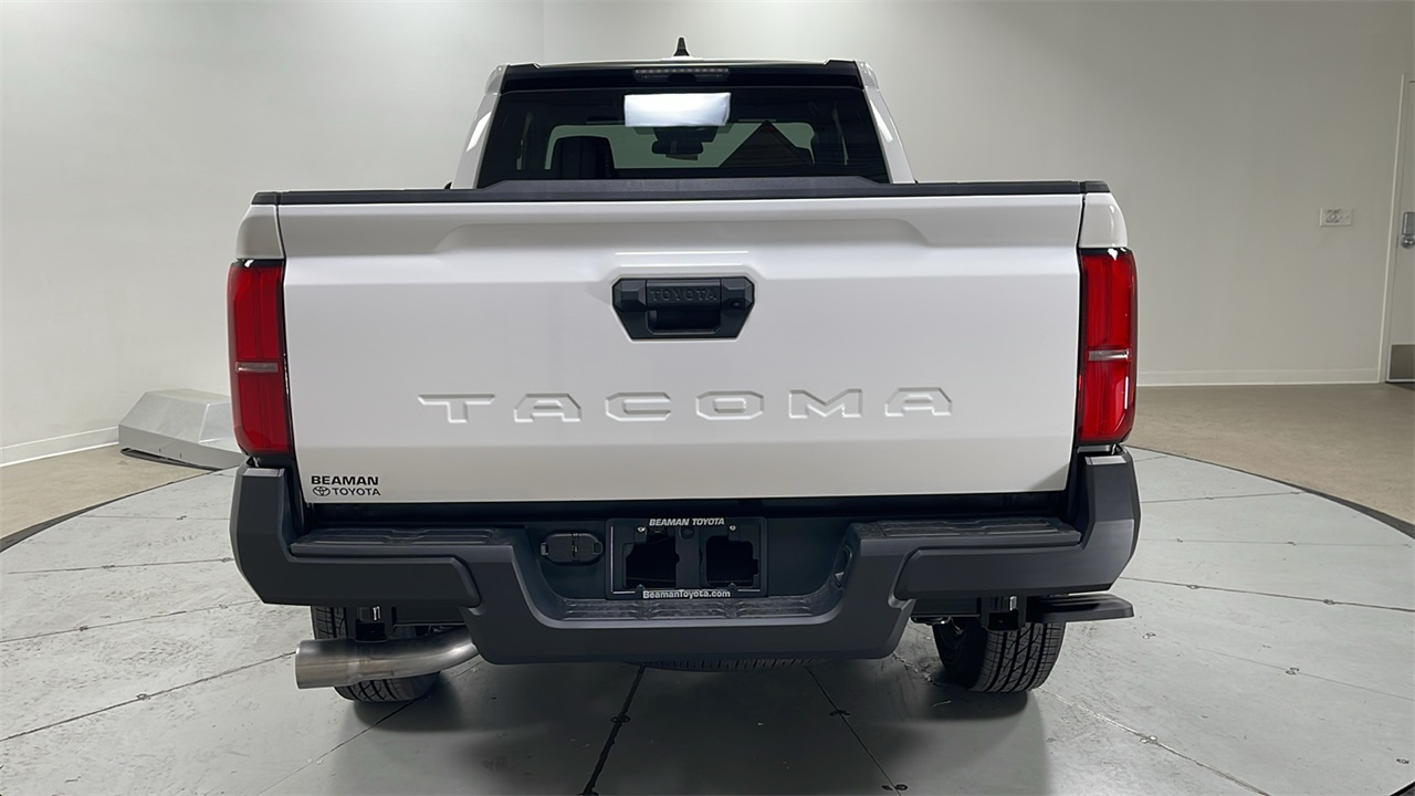 2025 Toyota Tacoma SR XtraCab photo 4