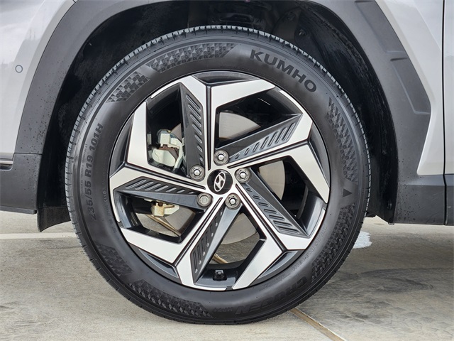 2022 Shimmering Silver Hyundai Tucson Limited FWD SUV