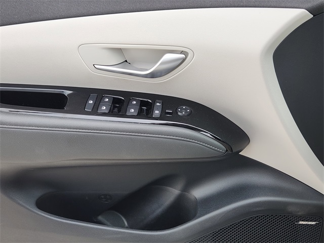 2022 Shimmering Silver Hyundai Tucson Limited FWD SUV