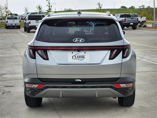 2022 Shimmering Silver Hyundai Tucson Limited FWD SUV