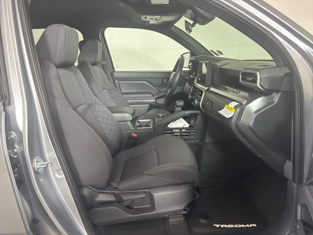 2025 Toyota Tacoma SR5 Double Cab photo 4