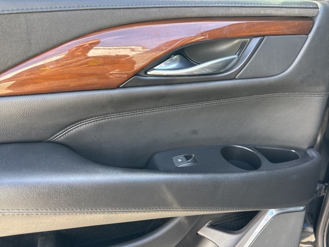 2018 Cadillac Escalade ESV Luxury photo 12