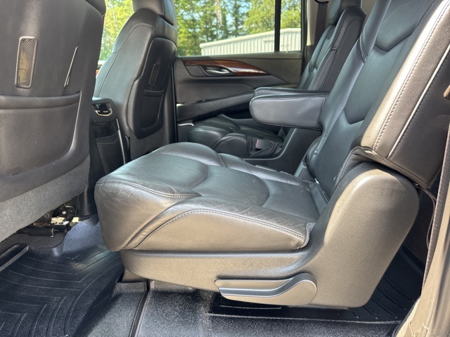 2018 Cadillac Escalade ESV Luxury photo 13