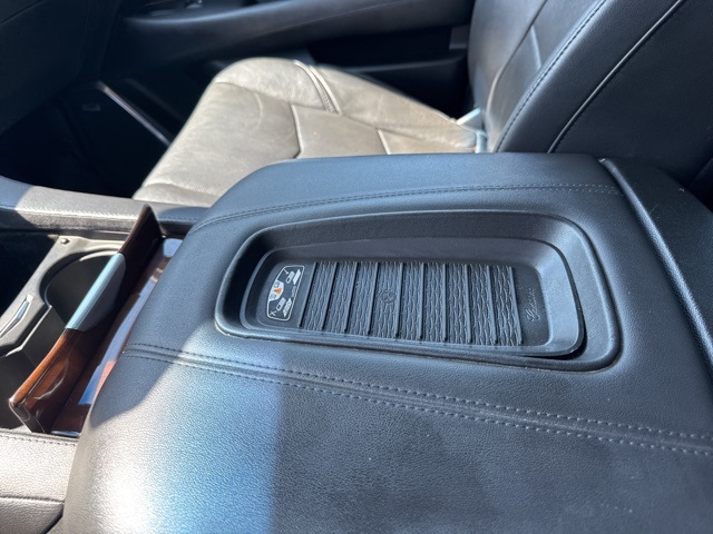2018 Cadillac Escalade ESV Luxury photo 22