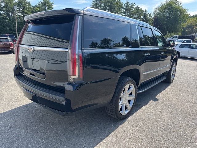 2018 Cadillac Escalade ESV Luxury photo 4