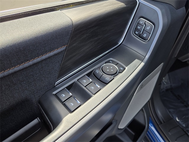 New 2025 Ford F-150 SuperCrew 6.5' Box Lariat