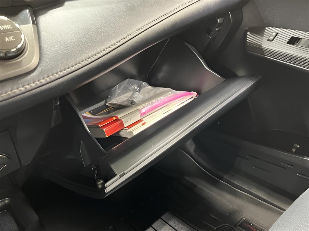 2013 Toyota RAV4 XLE photo 4