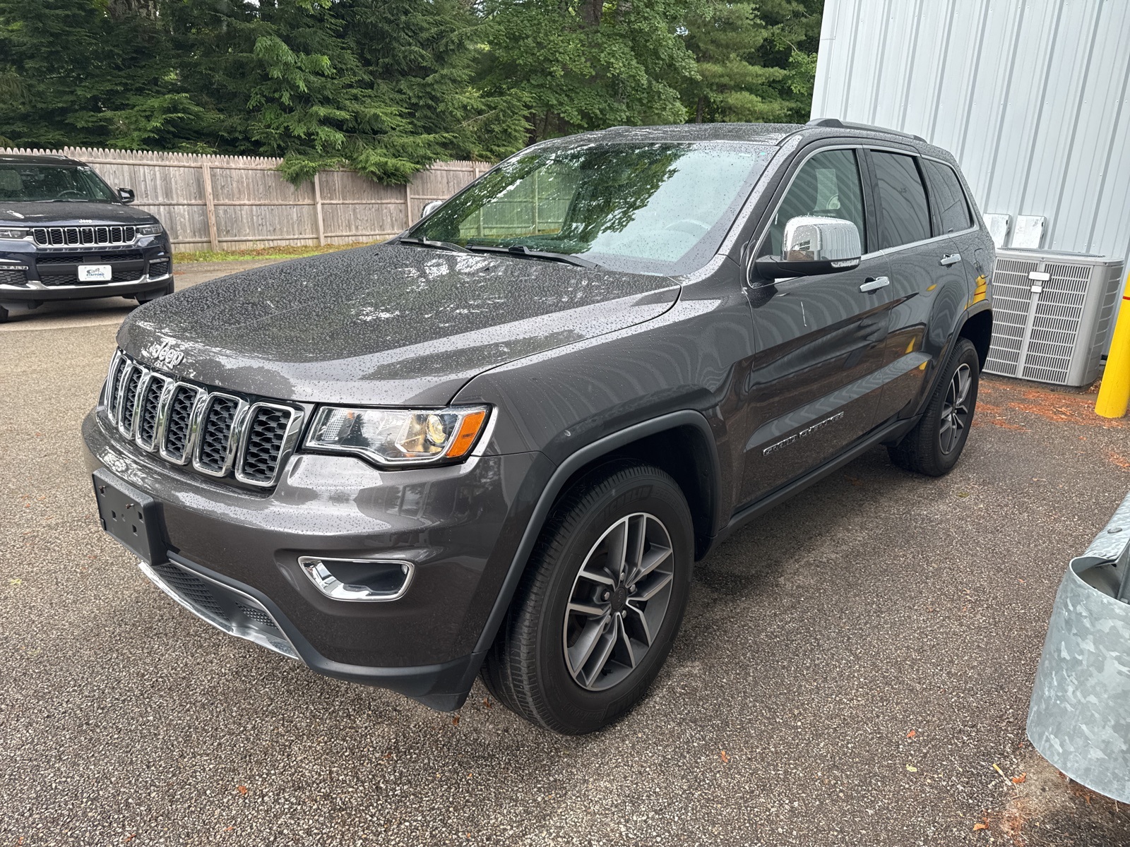 2021 Granite Crystal Metallic Clearcoat Jeep Grand Cherokee Limited 4X4 SUV