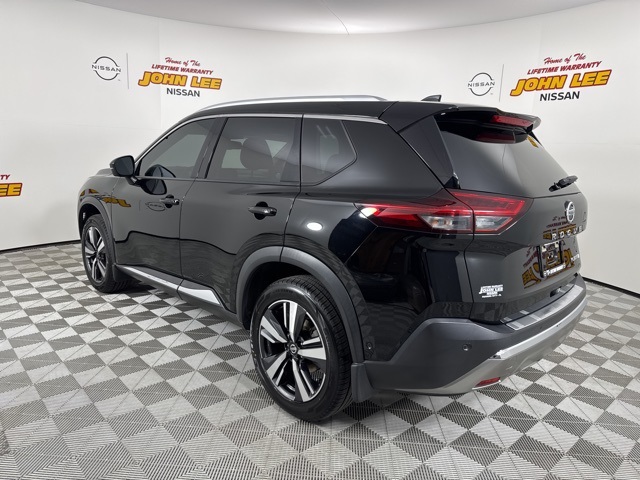 2021 Super Black Nissan Rogue Platinum FWD SUV