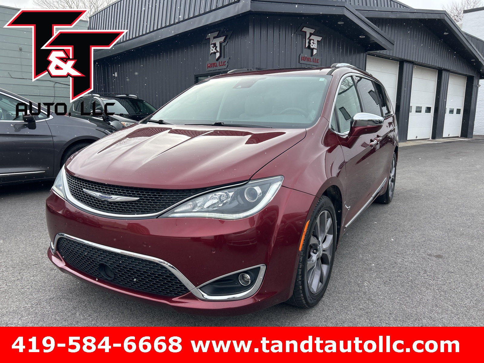 2019 Chrysler Pacifica Limited's photo