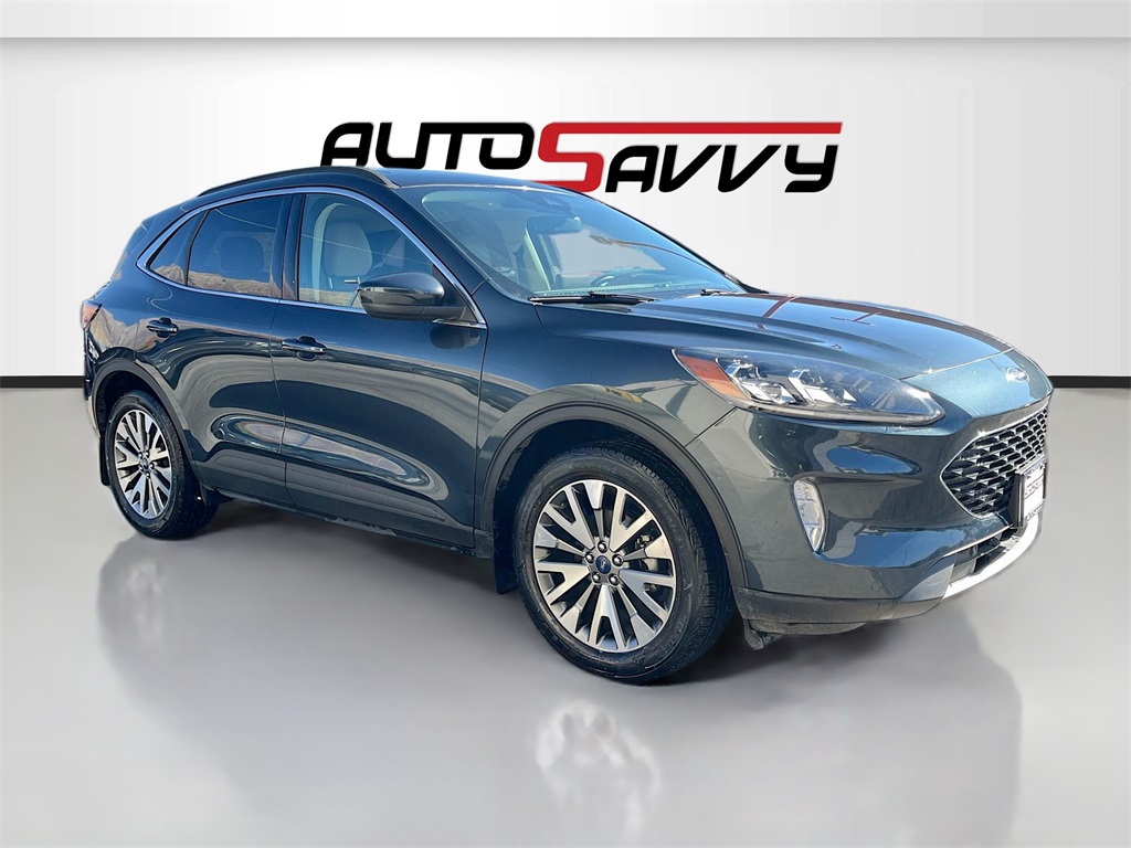 2022 Ford Escape Titanium's photo