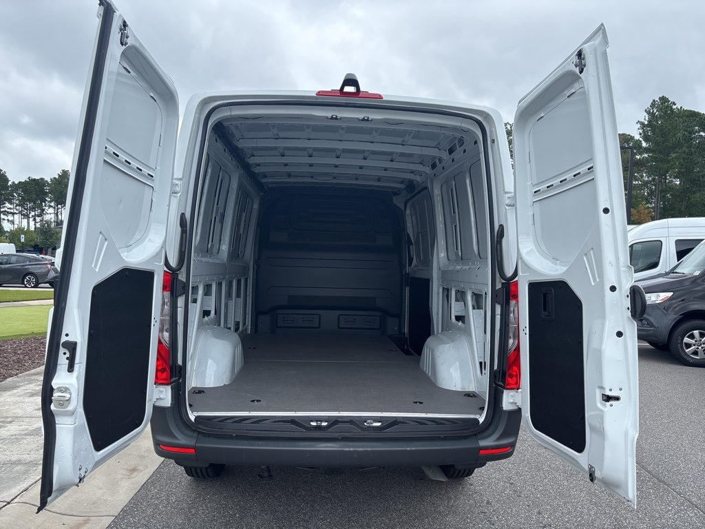 Used 2023 Mercedes-Benz Sprinter 2500 - photo 15