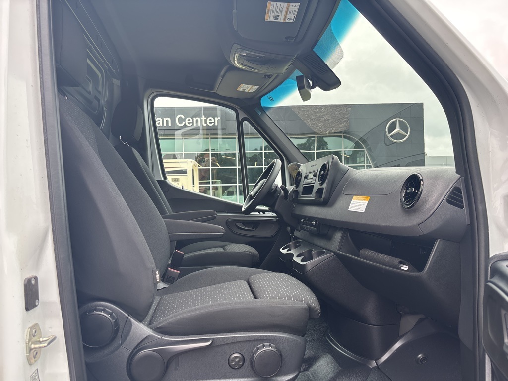 Used 2023 Mercedes-Benz Sprinter 2500 - photo 32
