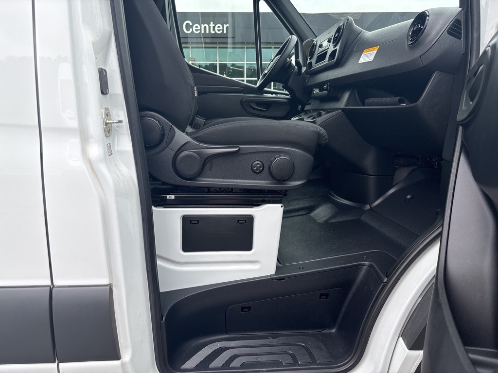 Used 2023 Mercedes-Benz Sprinter 2500 - photo 33