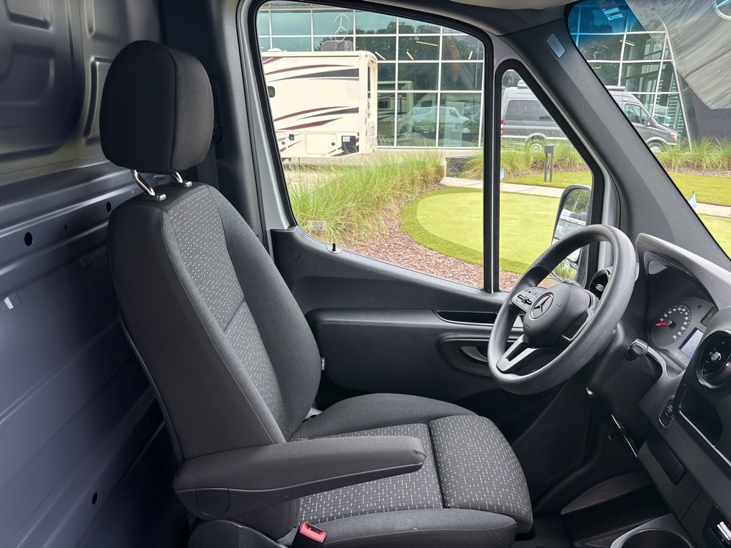 Used 2023 Mercedes-Benz Sprinter 2500 - photo 34