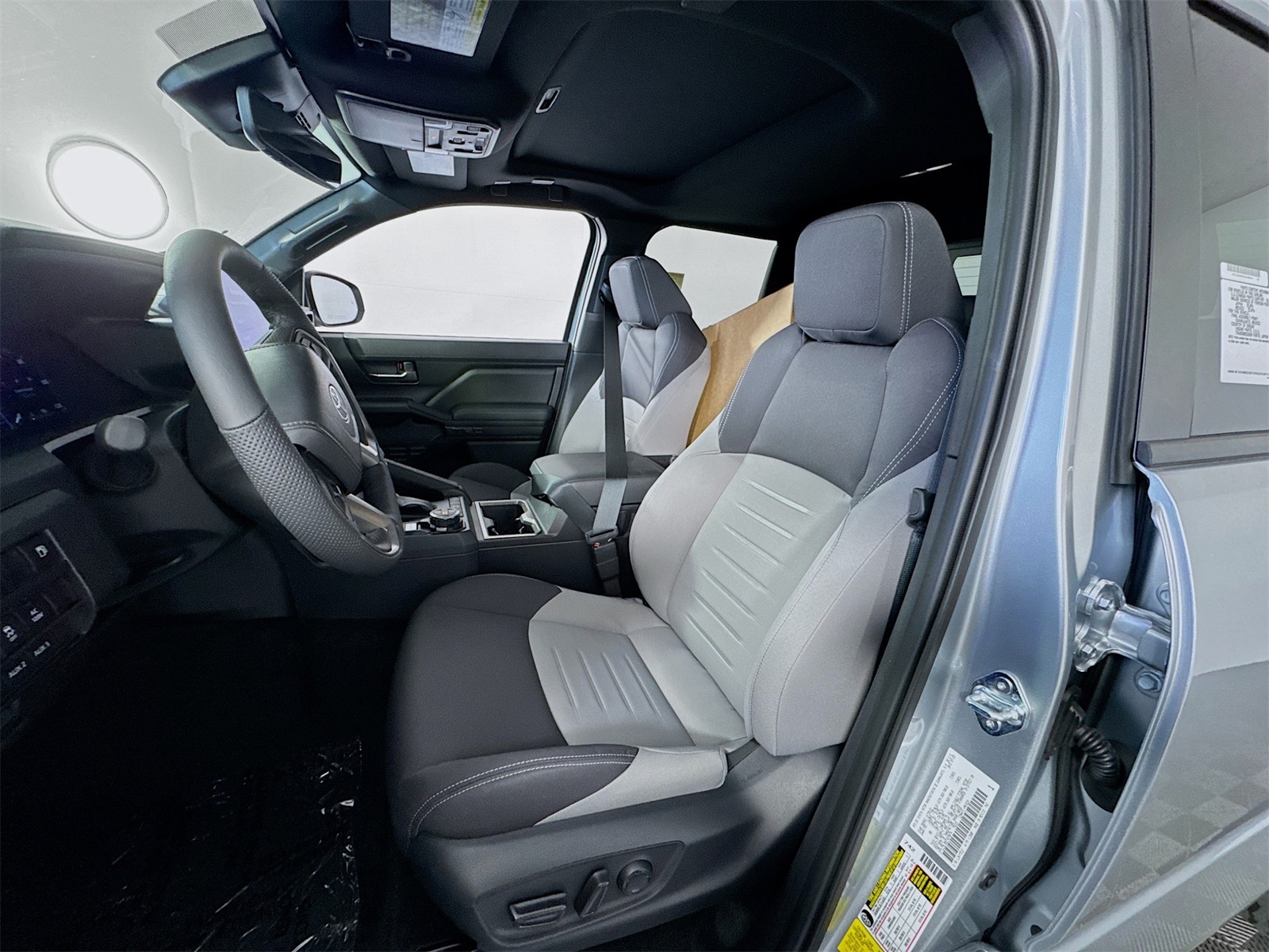 2025 Toyota Tacoma TRD Off-Road Double Cab photo 9