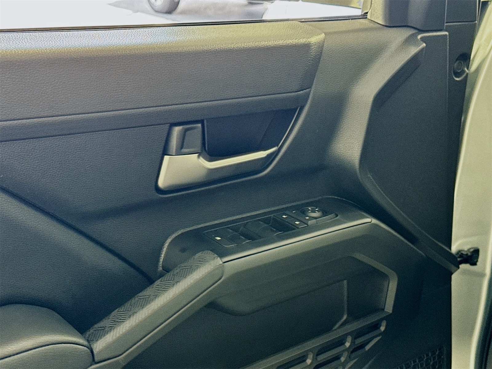 2025 Toyota Tacoma TRD Off-Road Double Cab photo 11