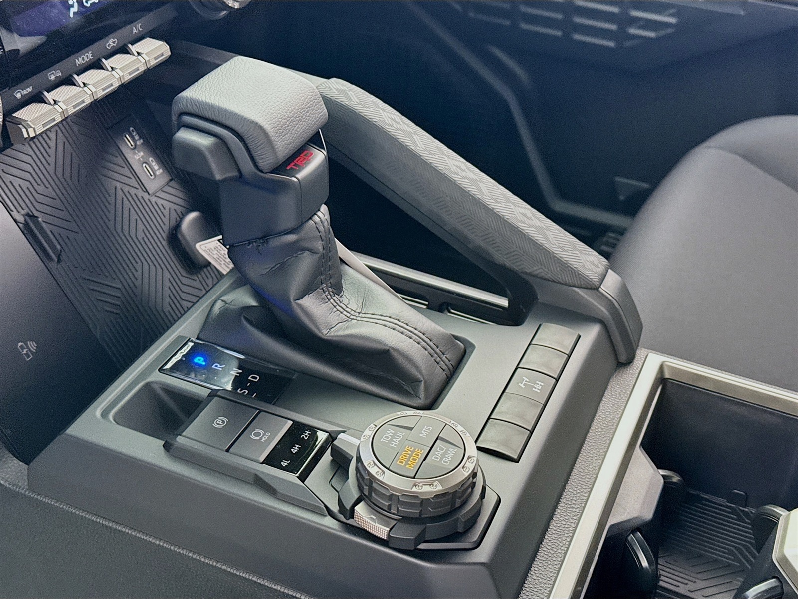 2025 Toyota Tacoma TRD Off-Road Double Cab photo 8