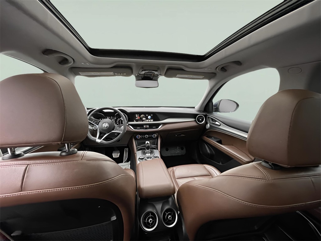 2019 Alfa Romeo Stelvio Base photo 3