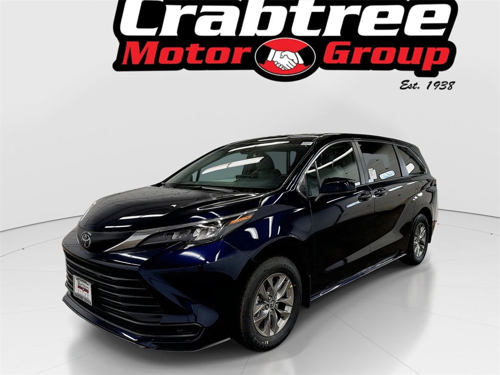 2026 Toyota Sienna LE's photo