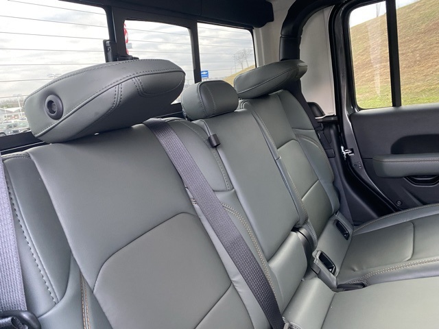 new 2026 Jeep Gladiator car, priced at $53,281