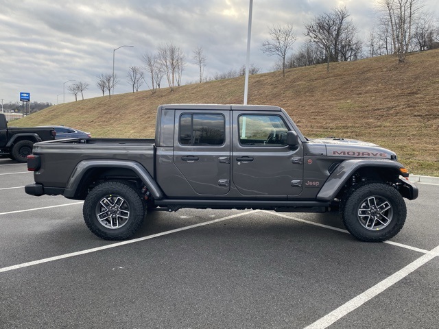 new 2026 Jeep Gladiator car, priced at $53,281