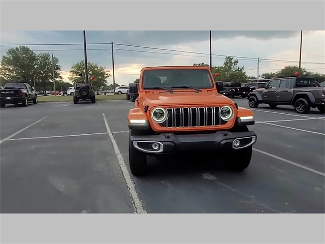 2025 Jeep Wrangler 4-Door Sahara 4x4