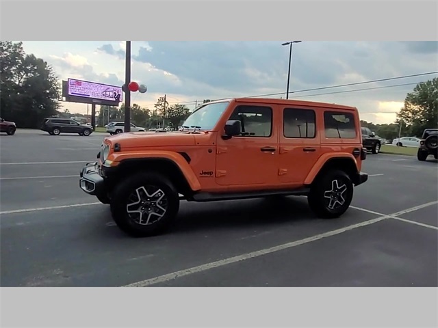 2025 Jeep Wrangler 4-Door Sahara 4x4