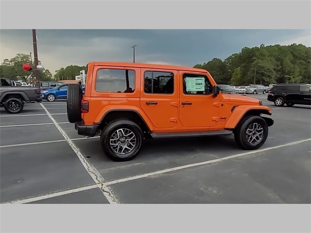 2025 Jeep Wrangler 4-Door Sahara 4x4