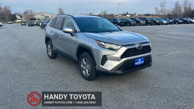 2025 Toyota RAV4 XLE's photo
