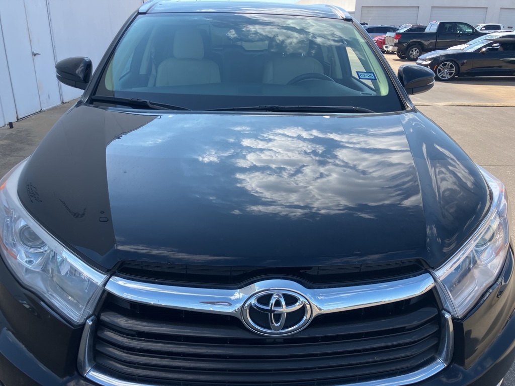2016 Toyota Highlander LE photo 5