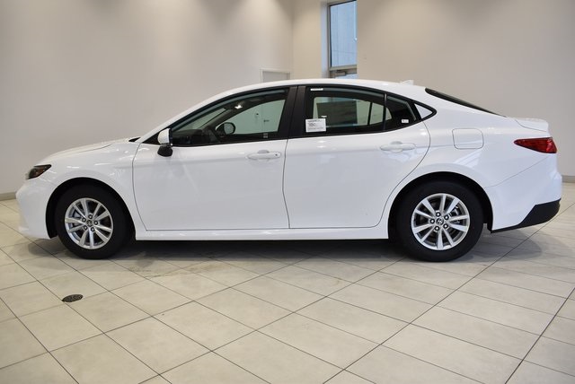 2026 Toyota Camry LE photo 3