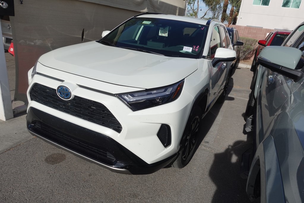 2022 Toyota RAV4 SE